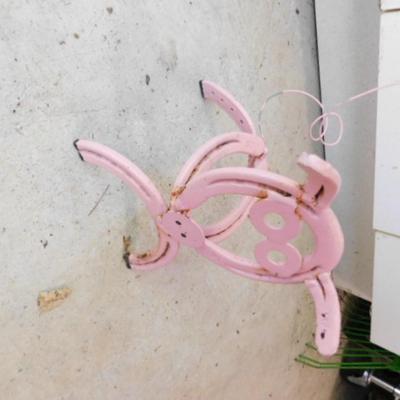 Metal Art Horsehoe Pink Pig