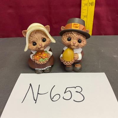 Adorable salt & pepper shakers