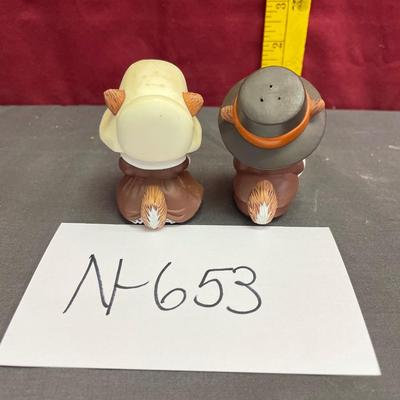 Adorable salt & pepper shakers