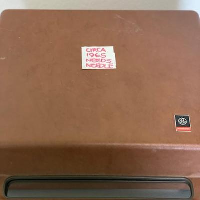 Vintage 1965 GE Record Player