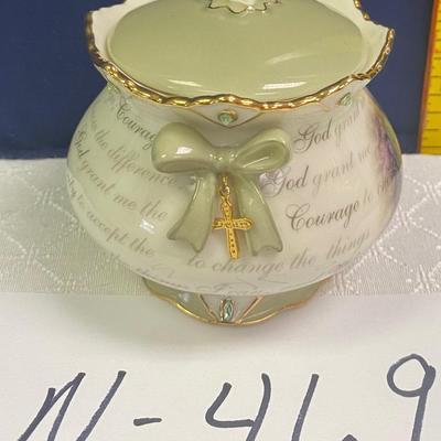 Thomas Kinkade Serenity Garden Music Box