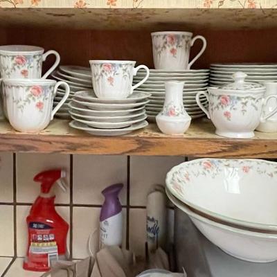 EPOCH Morning Rose Dinnerware