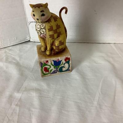 Lot. 6026. Vintage Cat Nesting Dolls & Statues