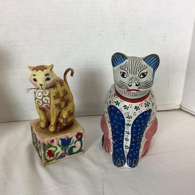 Lot. 6026. Vintage Cat Nesting Dolls & Statues