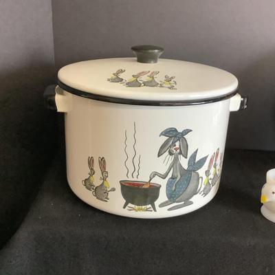 Lot. 6034. Dela-ware Hand Colored Enamel 10â€ Pot, Delano Studios, Mrs. Rabbit & Family  / Mexicans Talavera Terracotta Pottery...