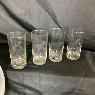 Lot. 6037  Lot of  Vintage Fox Glasses & Serving Tray