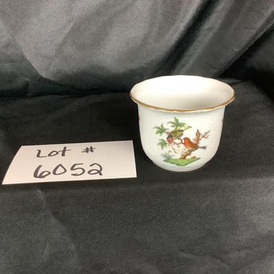 Lot. 6052. Vintage Herend HVNGARY Hand Painted Porcelain Bird Cachepot