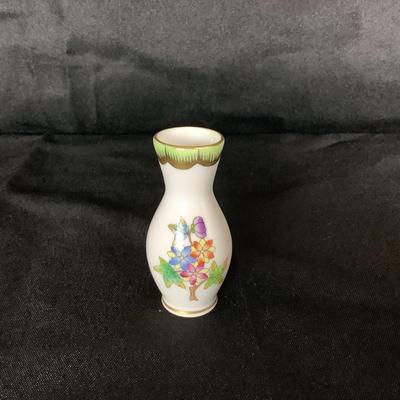 Lot 6054 Vintage Herend HVNGARY Queen Victoria Floral & Butterfly Miniature Vase