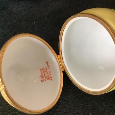 Lot. 6055 Vintage Limoges Yellow Lemon Trinket Box, France Peint Main