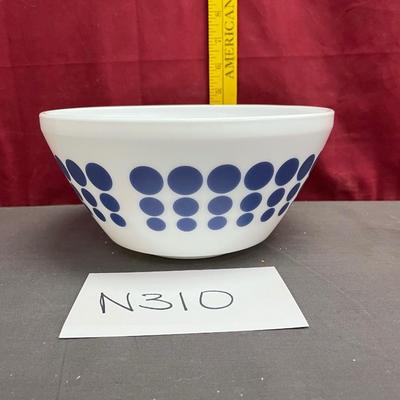 Vintage charm by Pyrex
