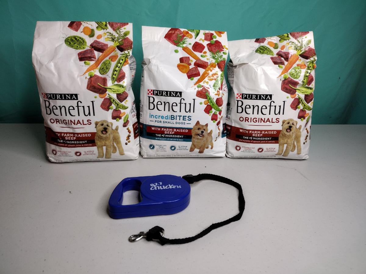 Dog Food & Retractable Leash