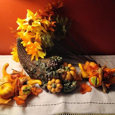 Cornucopia Fall Decoration Set