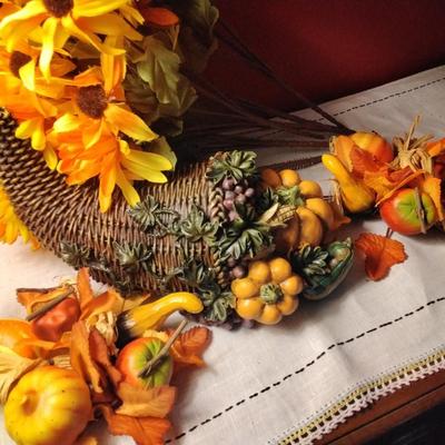 Cornucopia Fall Decoration Set