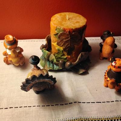 Cute Thanksgiving  Creature Set With Candle