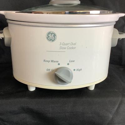 Lot. 6015. GE Slow Cooker and Chefs Choice Diamond Hone Sharpener