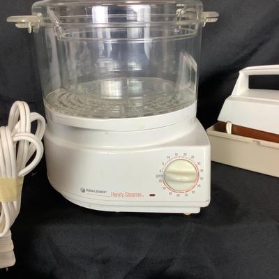 Lot. 6016. Steamer/ Rice cooker and hand mixers
