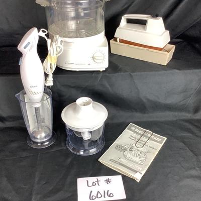 Lot. 6016. Steamer/ Rice cooker and hand mixers