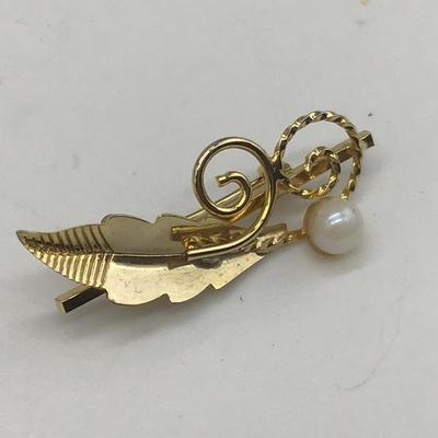 Gold Filled Pearl petite Brooch