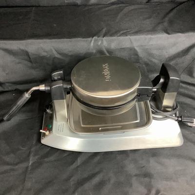 Lot. 6019. Waring Waffle Grill