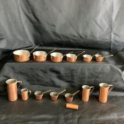 Lot 6086 Lot of Copper & Brass Measuring Cups