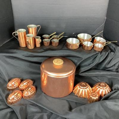 Lot 6086 Lot of Copper & Brass Measuring Cups