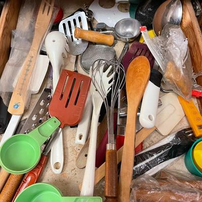 Knives and Kitchen Utensils