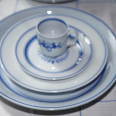 'BLUE ROSE ' ARABIA HAND PAINTED DINNERWARE -PORCELAIN FINLAND