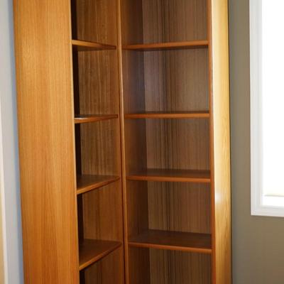 TEAK CORNER SHELF UNIT