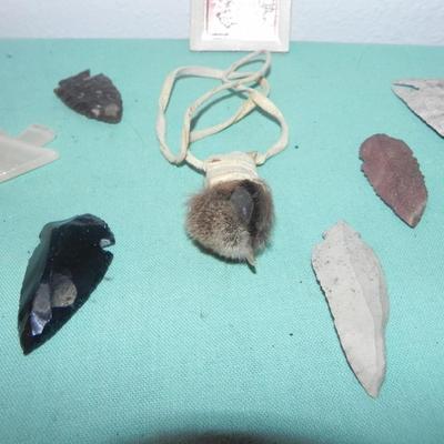 ARROW HEADS AND NATIVE AMERICAN ITEMS