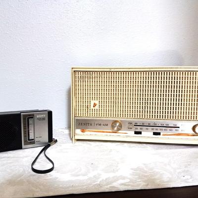 VINTAGE ZENITH LONG DISTANCE RADIO AND SONY FM/AM 2-BAND RECEIVER
