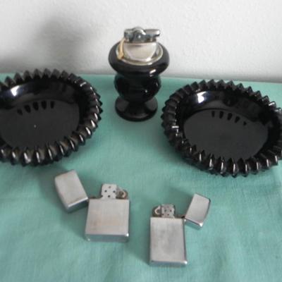 BLACK TABLE LIGHTER AND TIERRA ASHTRAYS
