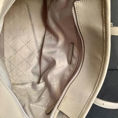 LOT 4R: Michael Kors Purse