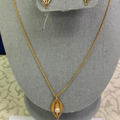 Necklace and Clip on earrings