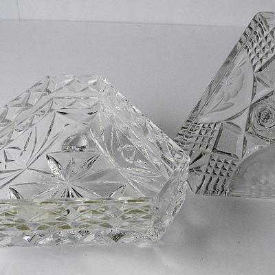 Nice Lead Crystal Triangular Shaped Candy Dish, Fancy Detailed Pattern