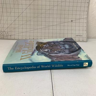 #26 The Encyclopedia of World Wildlife by Mike & Peggy Briggs