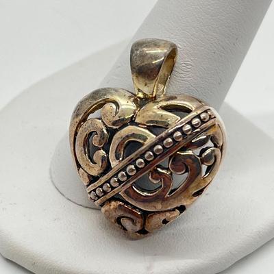 LOT 203: Mixed Lot of Necklaces and Pendants (No Boxes)