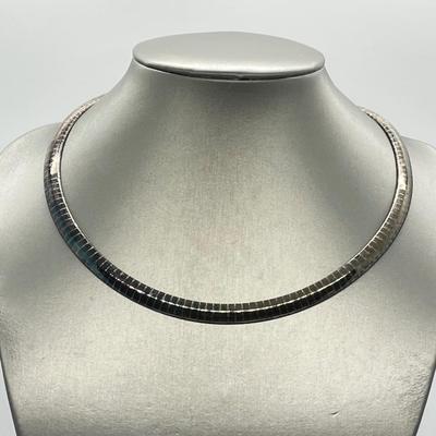 LOT 203: Mixed Lot of Necklaces and Pendants (No Boxes)