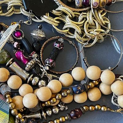 Junk jewelry lot