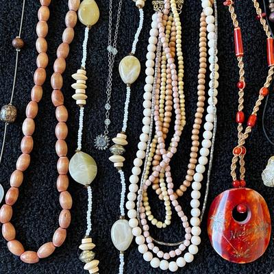 Necklace lot