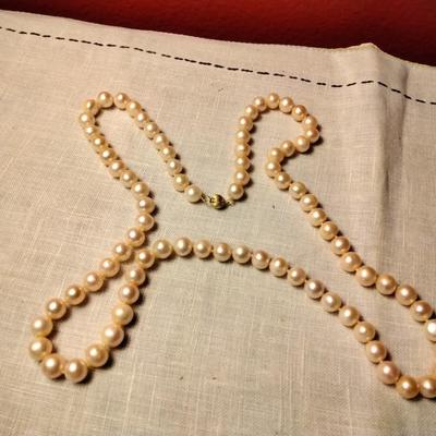 Pale Pink With Super High Sheen 22" 14K Ball Clasp