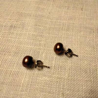 Cranberry Pearl Stud Earrings