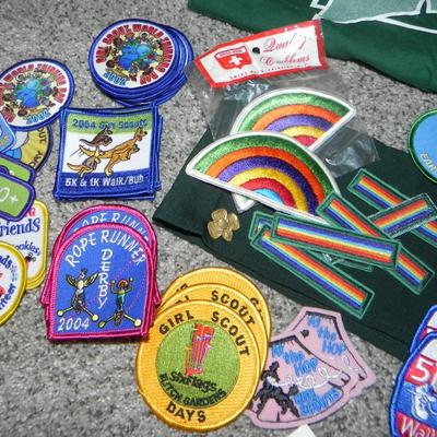 VINTAGE BROWNIE & GIRLSCOUT OUTFIT-PINS-BADGES-SASH-