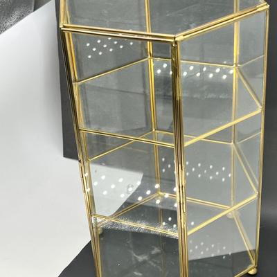 6 sided three level glass display case