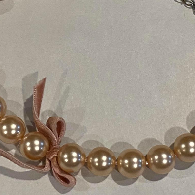 LOVELY costume jewelry necklace with velvet bow, similar peach color
