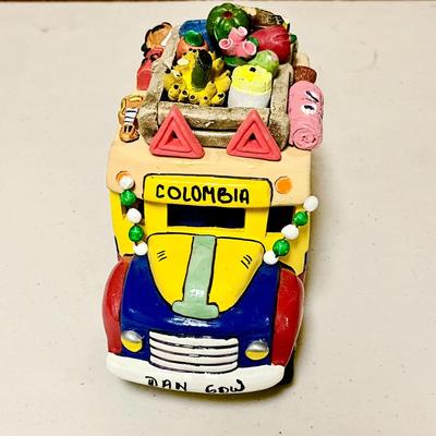 LOT 30  FOLK ART CLAY BUS LOADED W/FRUITS & VEGETABLES MARKET DAY CARTAGENA COLOMBIA