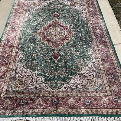 LOT 53   FINELY HAND KNOTTED ORIENTAL RUG ROOM SIZE