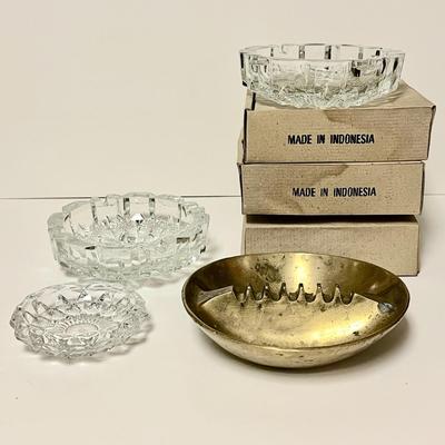 LOT 270  VINTAGE ASH TRAY COLLECTION CRYSTAL & BRASS