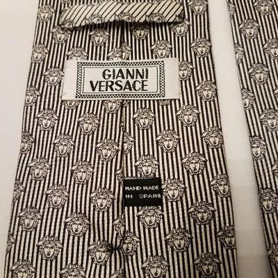 Gianni Versace mens tie. Hand made in Spain