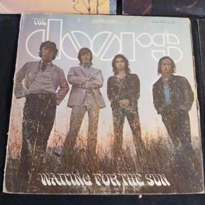 LOT 37  THE DOORS, STEPPENWOLF, HEART, DAVID BOWIE AND THE GRASS ROOTS VINYL RECORD ALBUMS