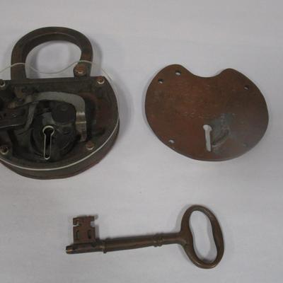 1936 Brass Lock & Key